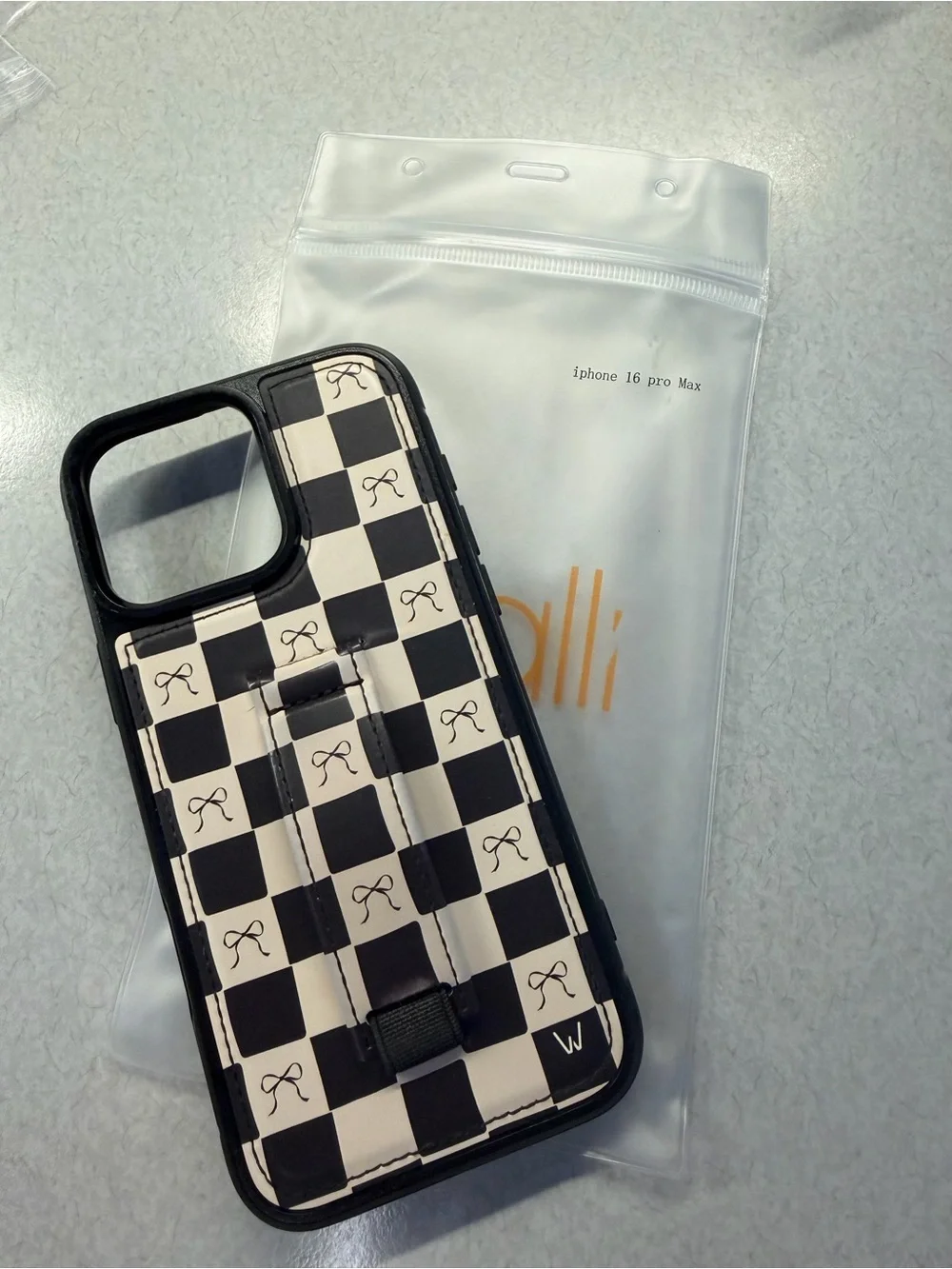 WALLI iPhone 16 pro max Checkerboard Ring-Loop (no card holder)